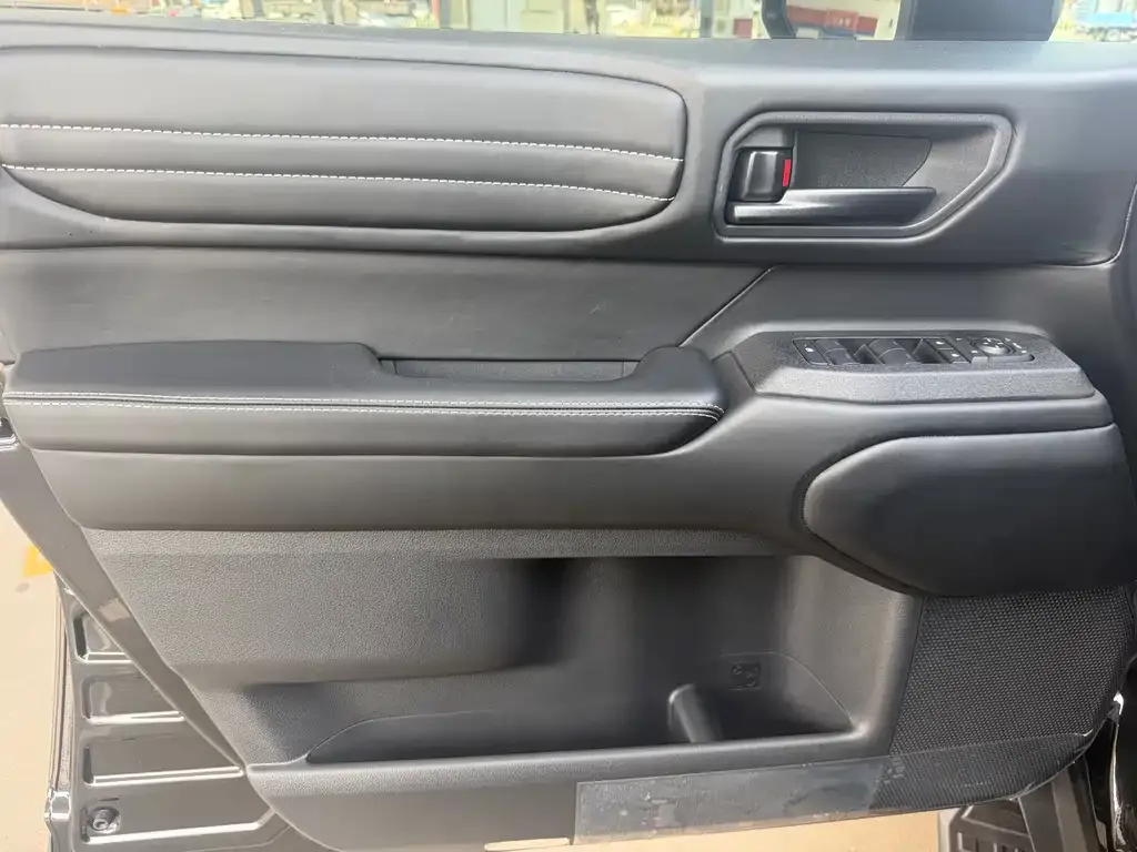 Toyota Prado 2025 из CN, фото 8