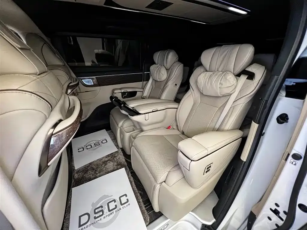 Toyota Alphard — фото 4