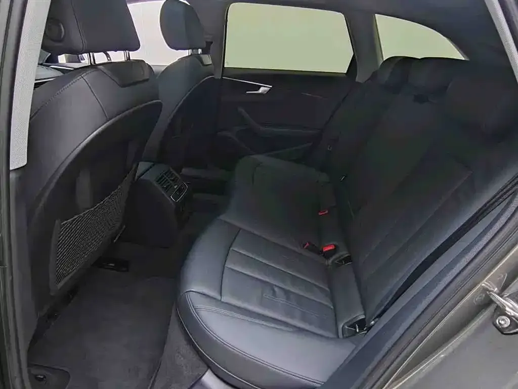 Audi A4 (Import) 2021 из CN, фото 4
