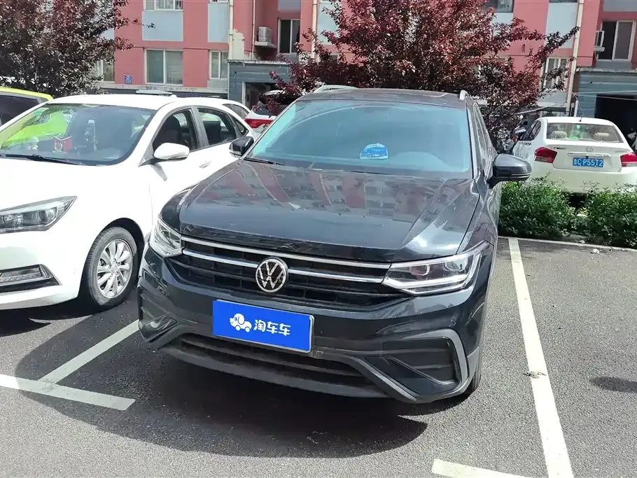 Volkswagen Tiguan L — фото 9