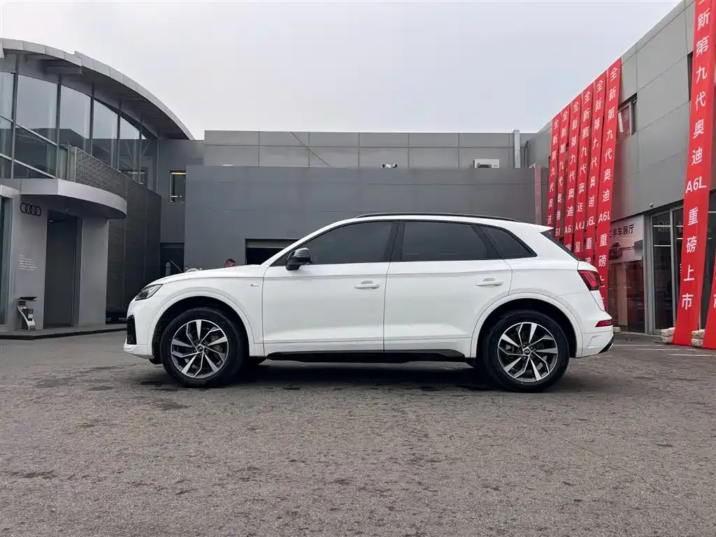 Audi Q5L — фото 5