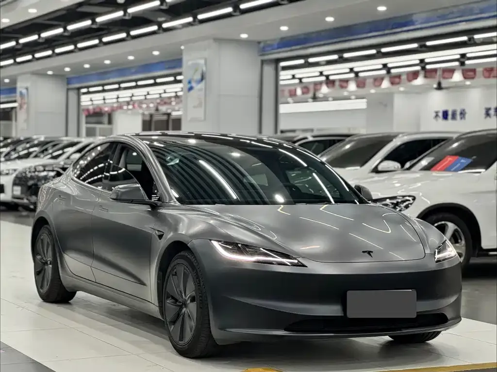 Tesla Model 3 — фото 8