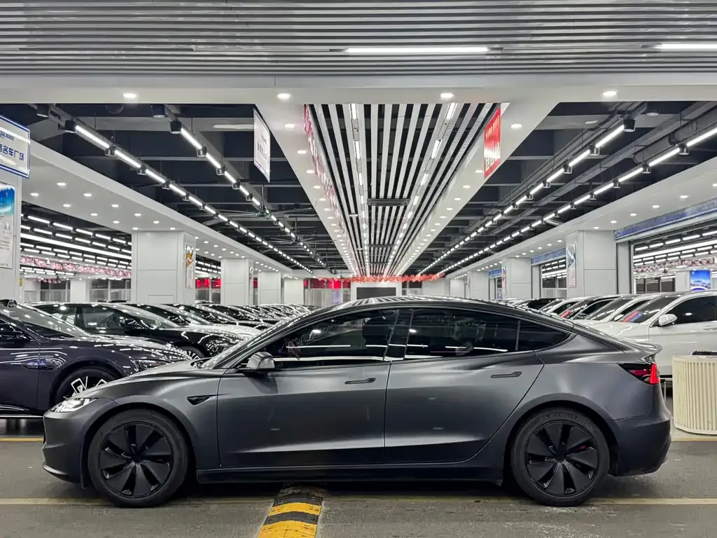 Tesla Model 3 — фото 5