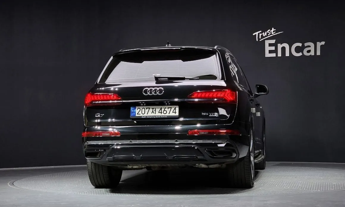 Audi Q7 2022 из KR, фото 2