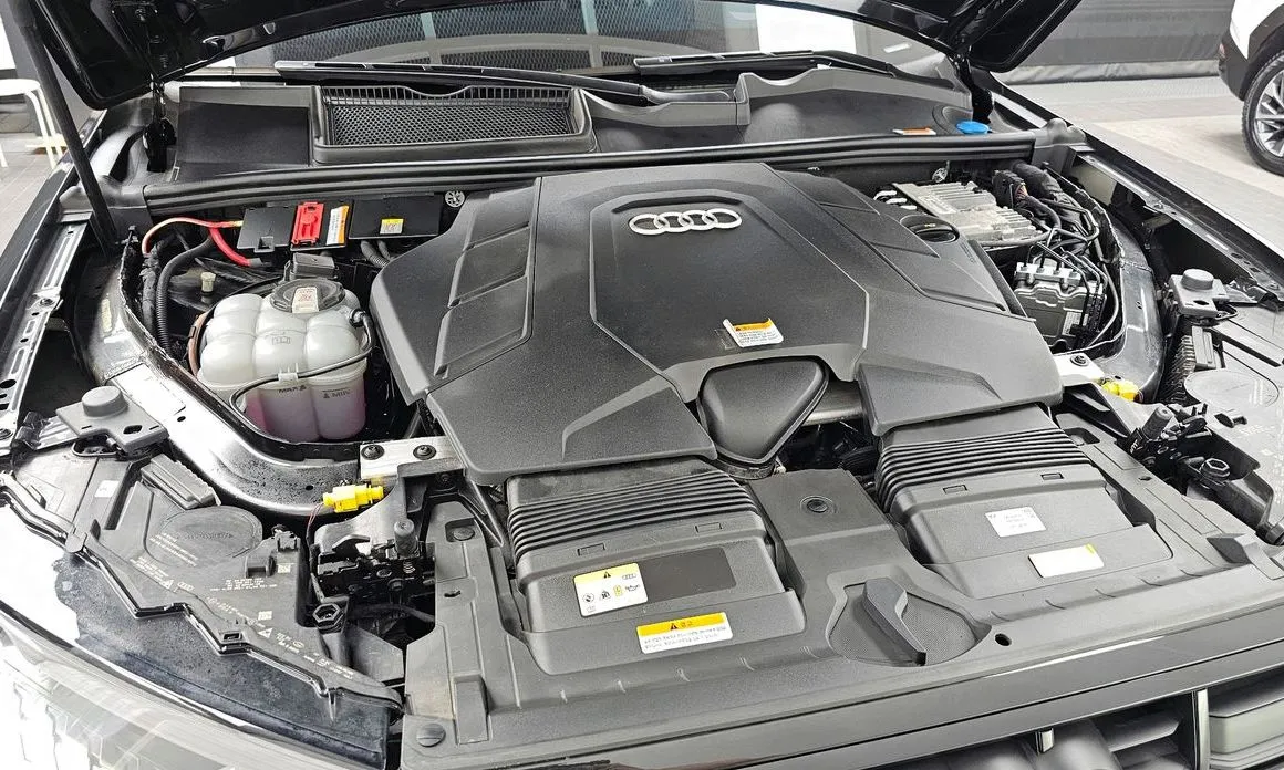 Audi Q7 2022 из KR, фото 9