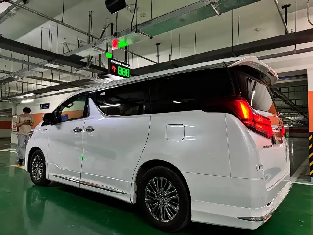 Toyota Alphard 2021 из CN, фото 7
