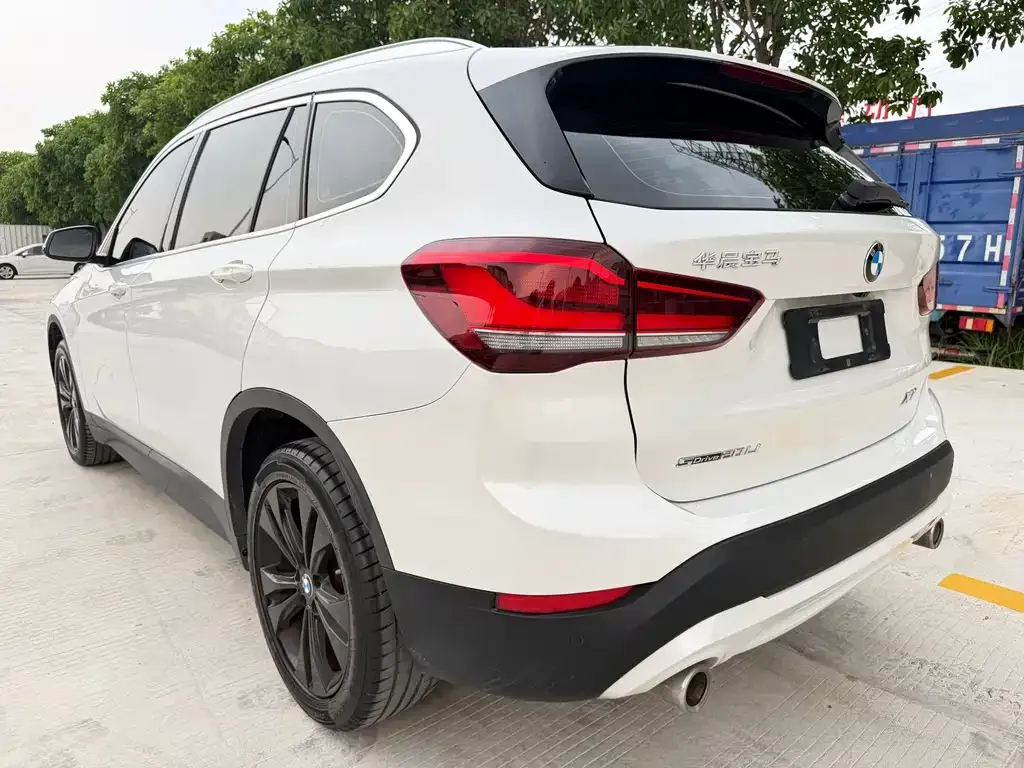BMW X1 — фото 2