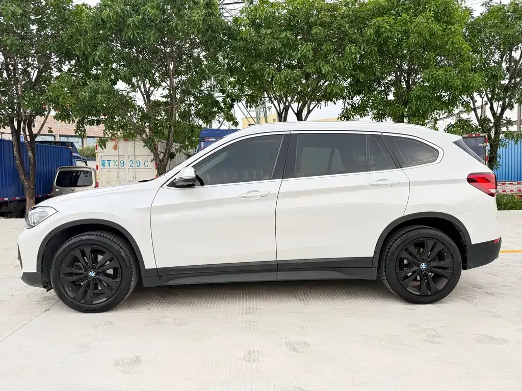 BMW X1 — фото 10