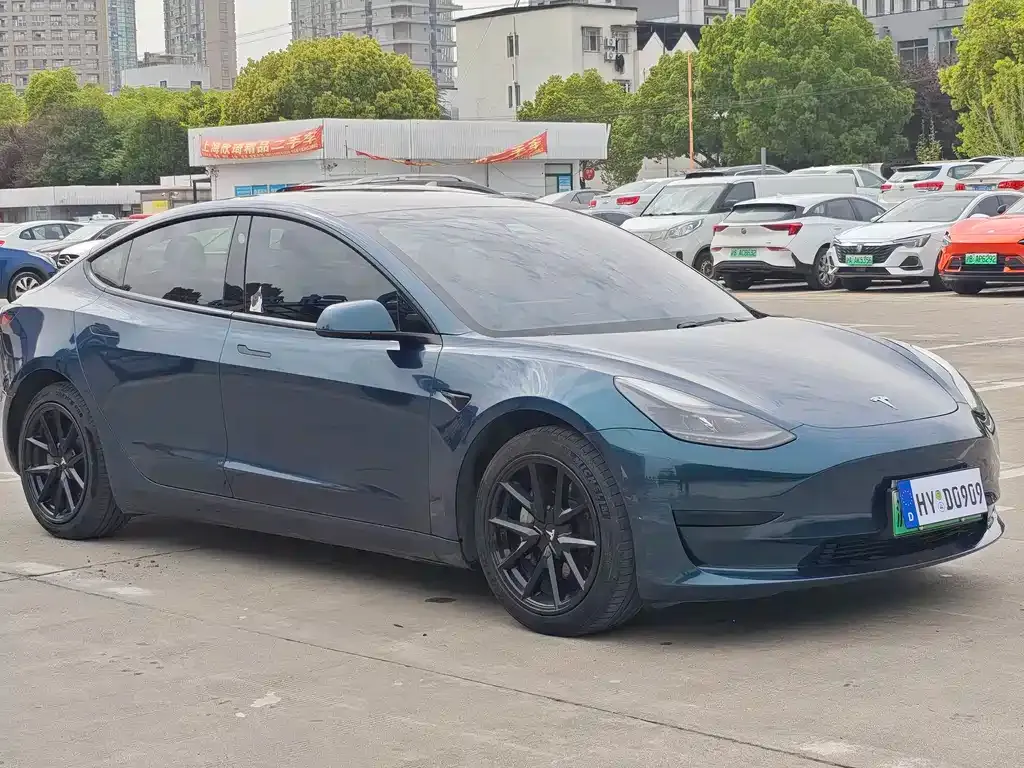 Tesla Model 3 — фото 9