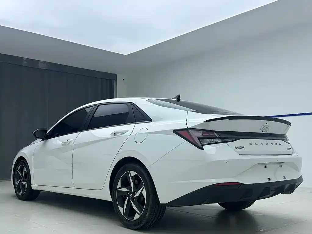 Hyundai Elantra 2023 из CN, фото 9