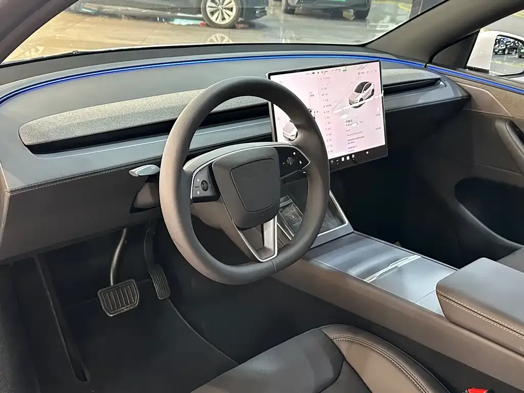 Tesla Model Y — фото 4