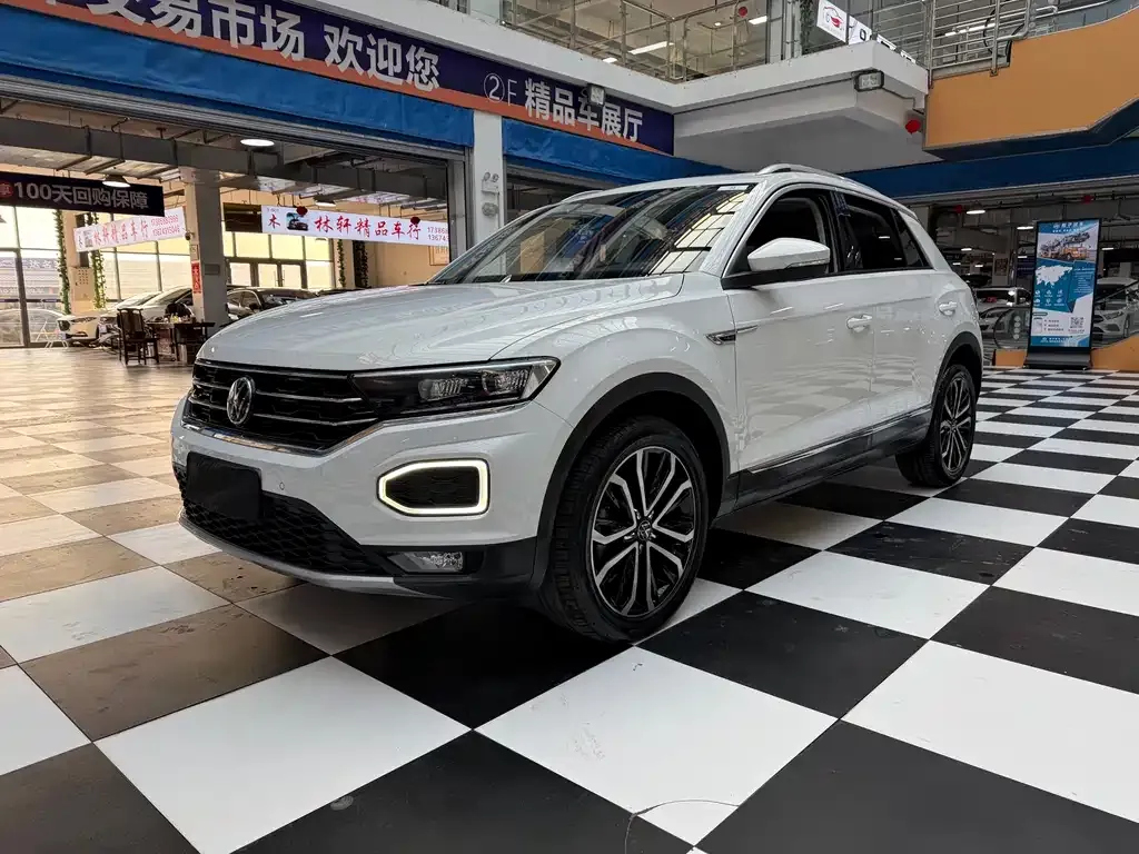 Volkswagen T-Roc — фото 1