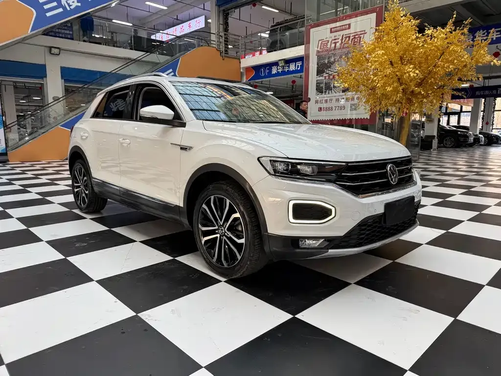 Volkswagen T-Roc — фото 8