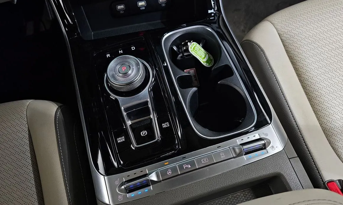Kia Carnival — фото 10