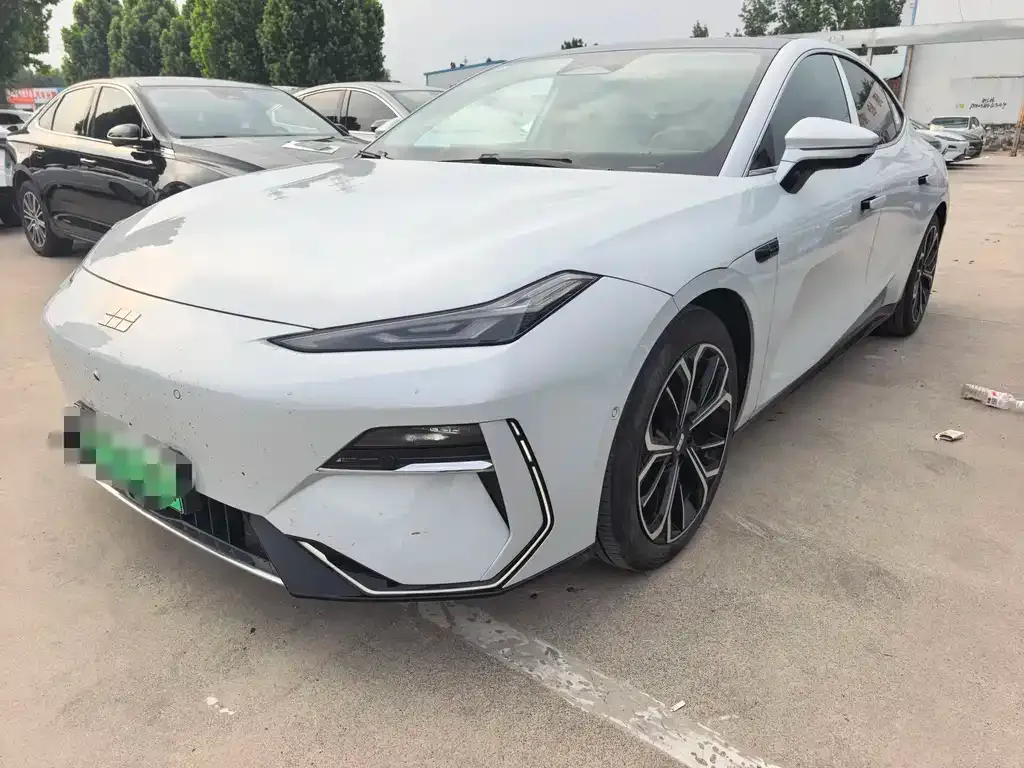 Geely Galaxy E8