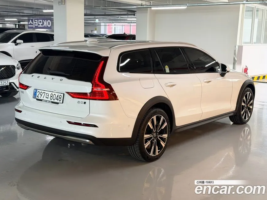 Volvo V60 2025 из KR, фото 2