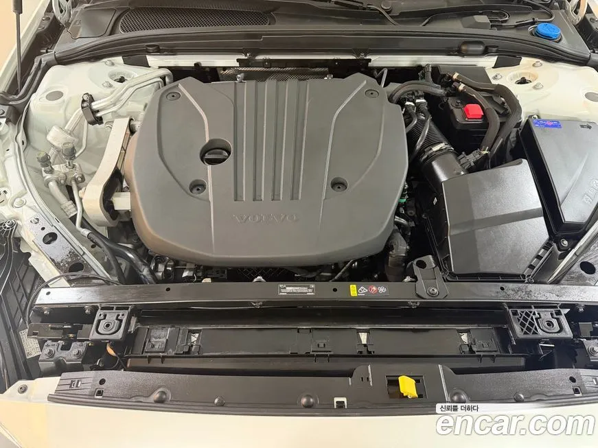 Volvo V60 2025 из KR, фото 10