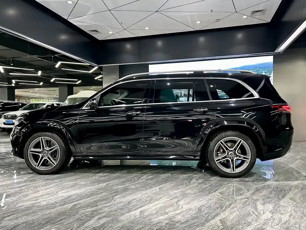 Mercedes-Benz GLS — фото 10
