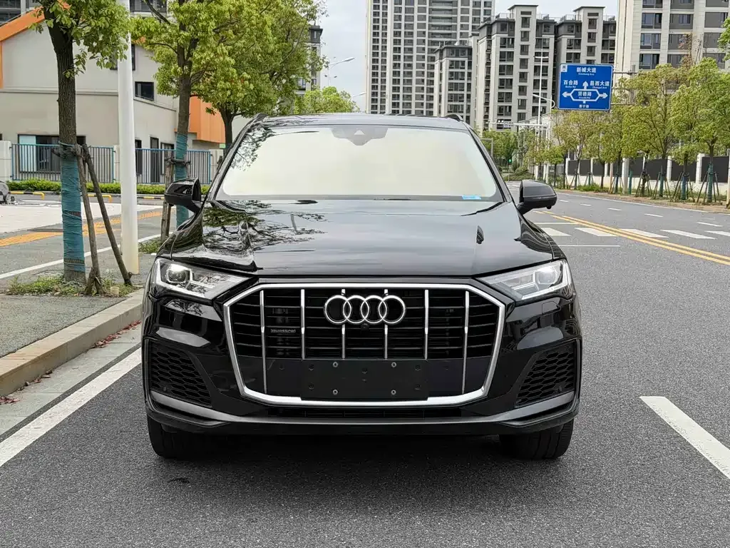 Audi Q7 — фото 9