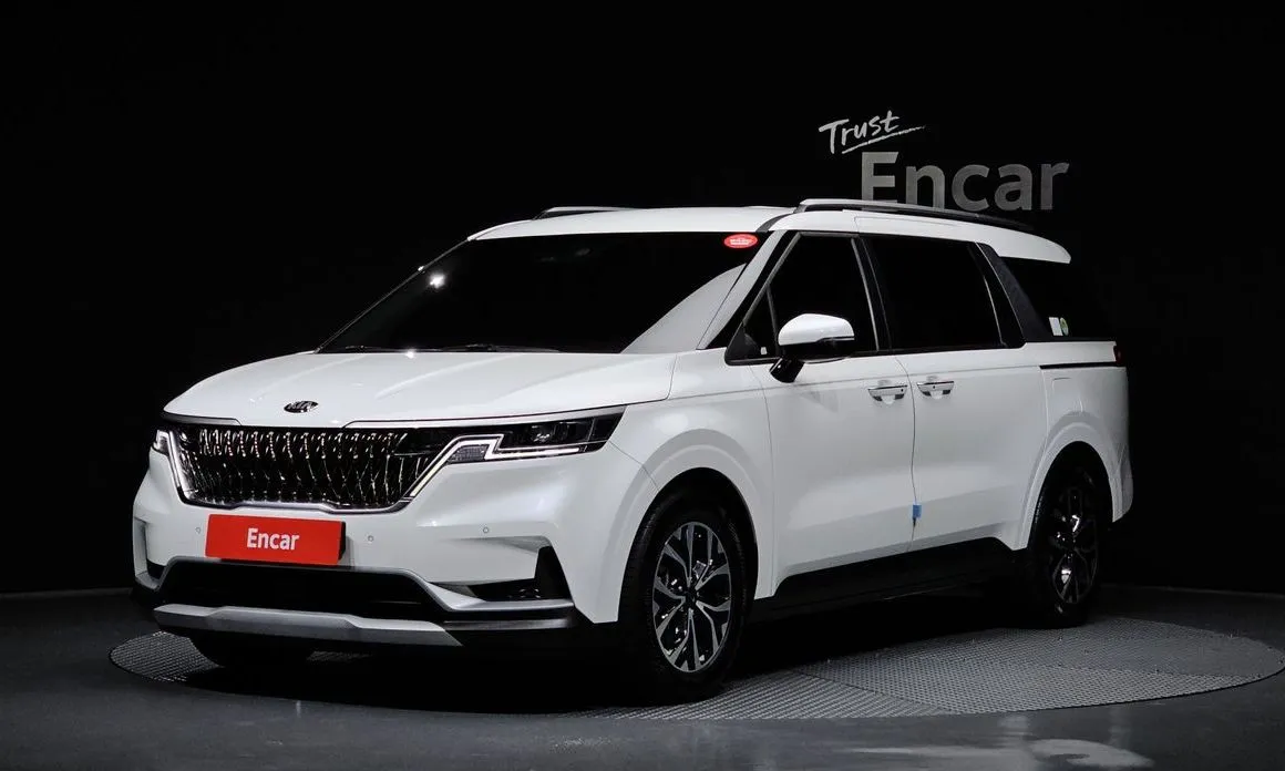 Kia Carnival — фото 1