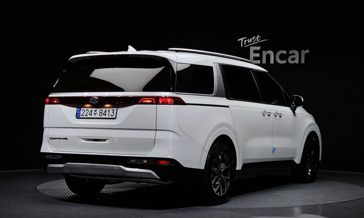 Kia Carnival — фото 3
