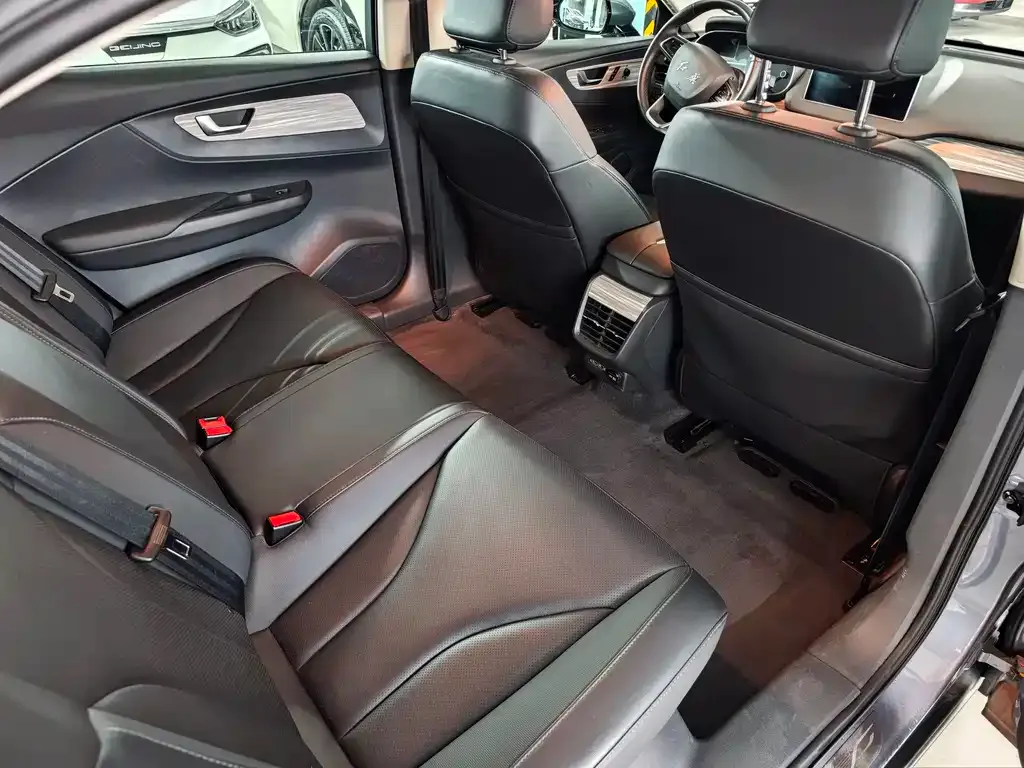 Hongqi E-QM5 — фото 2