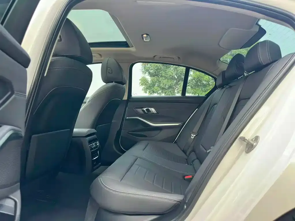 BMW 3 Series 2021 из CN, фото 4