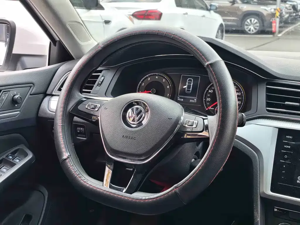 Volkswagen Lamando 2021 из CN, фото 2