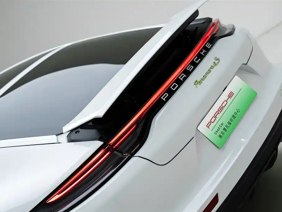 Porsche Panamera Hybrid 2022 из CN, фото 5