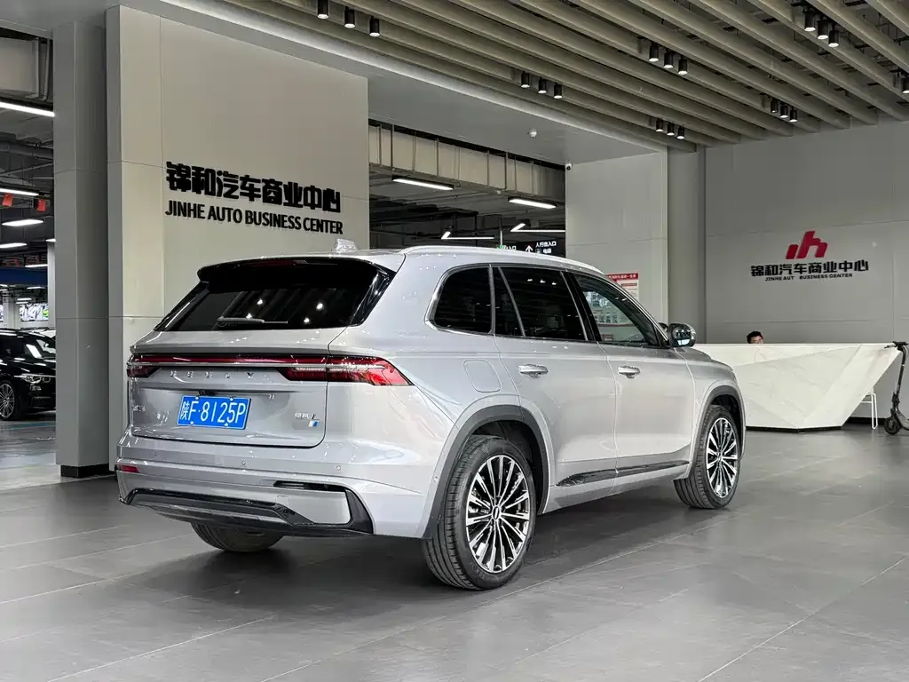 Geely Xingyue L — фото 8