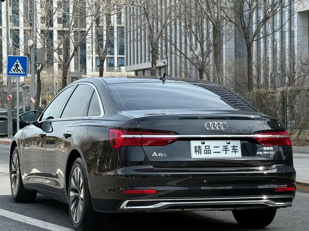 Audi A6L — фото 8