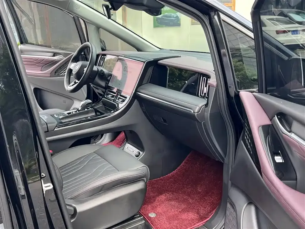 GAC Motor Trumpchi M8 — фото 10
