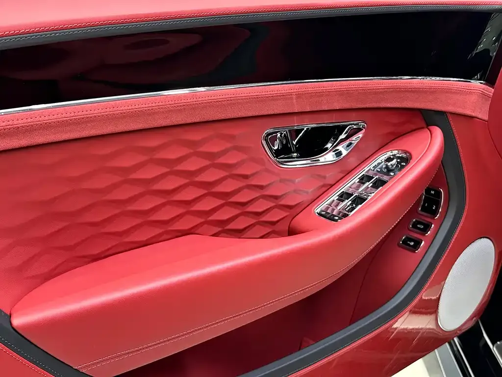 Bentley Continental PHEV 2025 из CN, фото 8