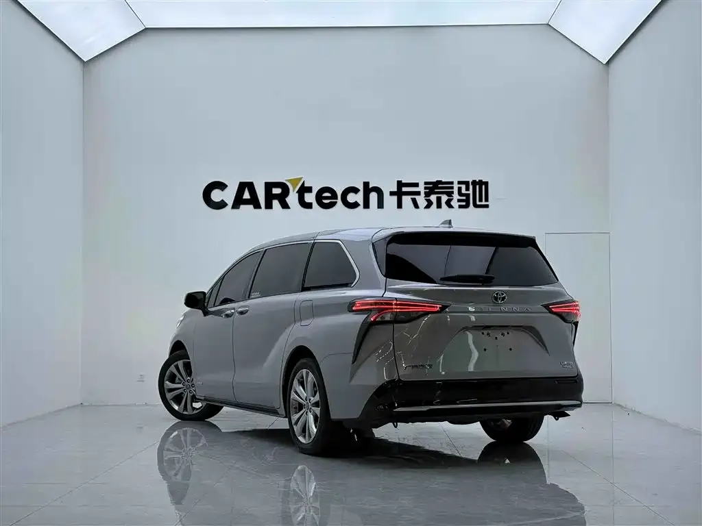 Toyota Sienna — фото 8