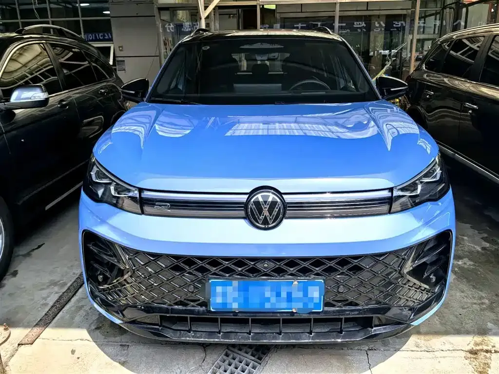 Volkswagen Tiguan L — фото 6