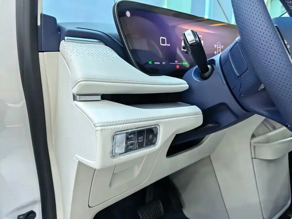 Buick GL8 Hybrid — фото 4