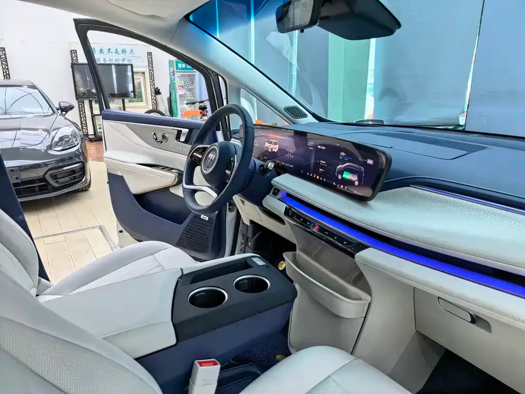 Buick GL8 Hybrid — фото 9