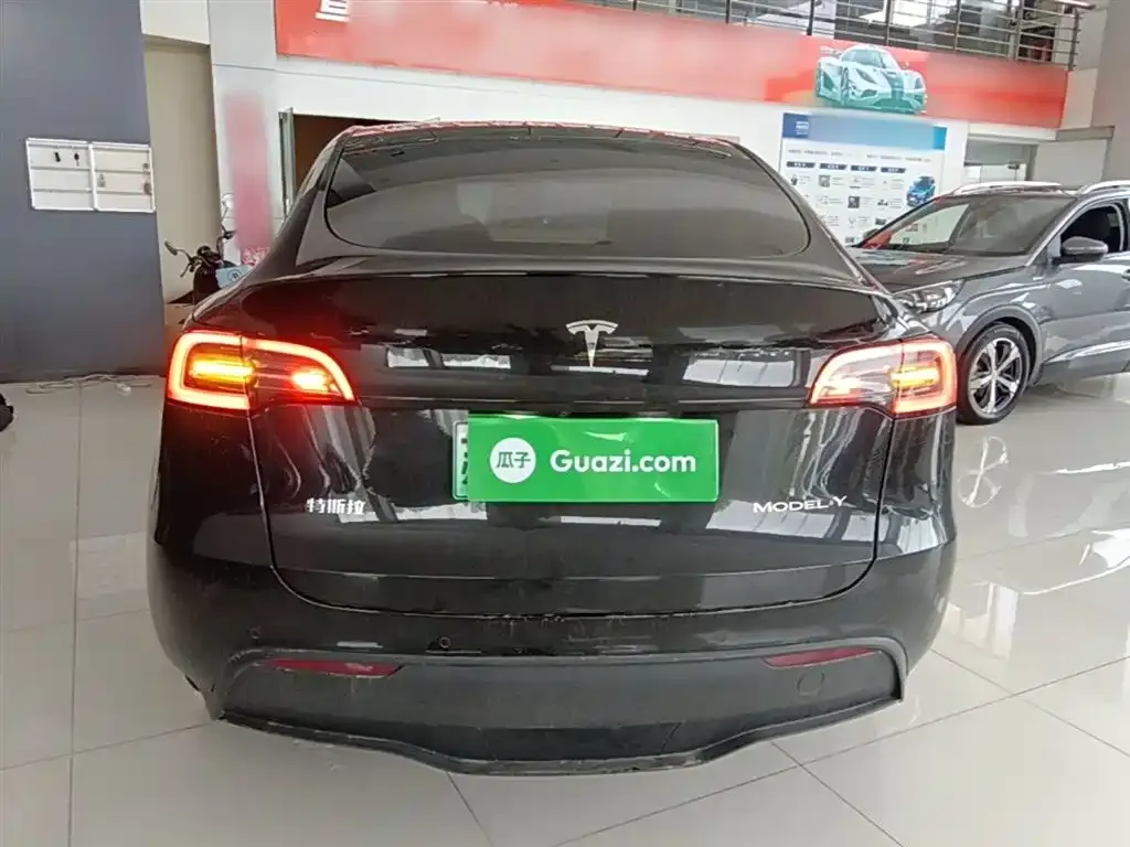 Tesla Model Y — фото 6