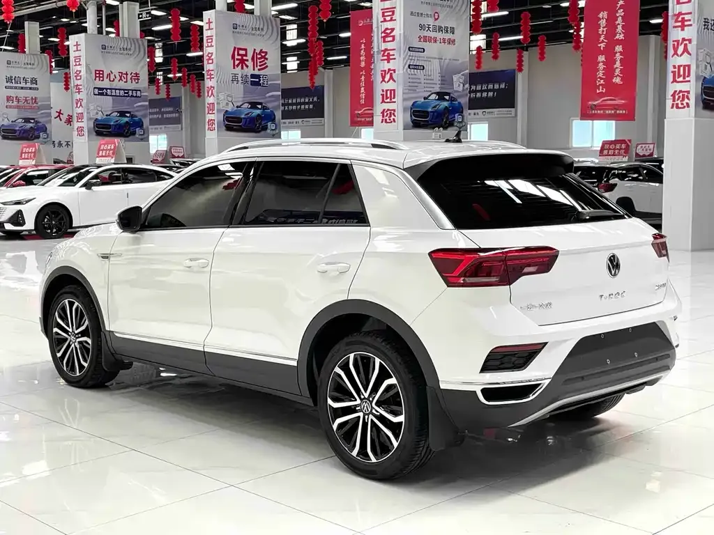 Volkswagen T-Roc — фото 4