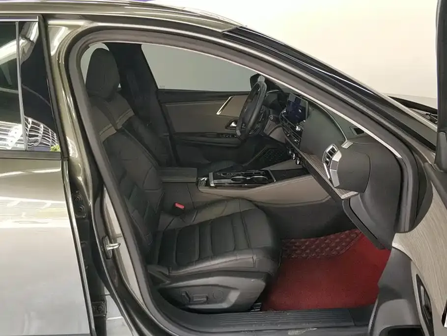 Citroen C5 X 2023 из CN, фото 3