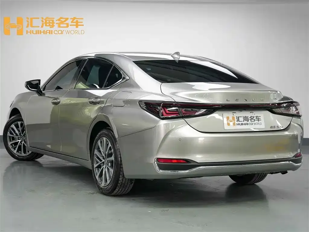Lexus ES — фото 6