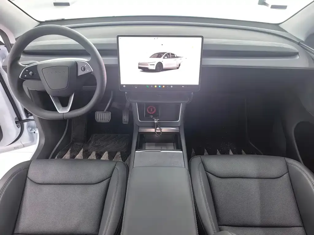Tesla Model Y — фото 8