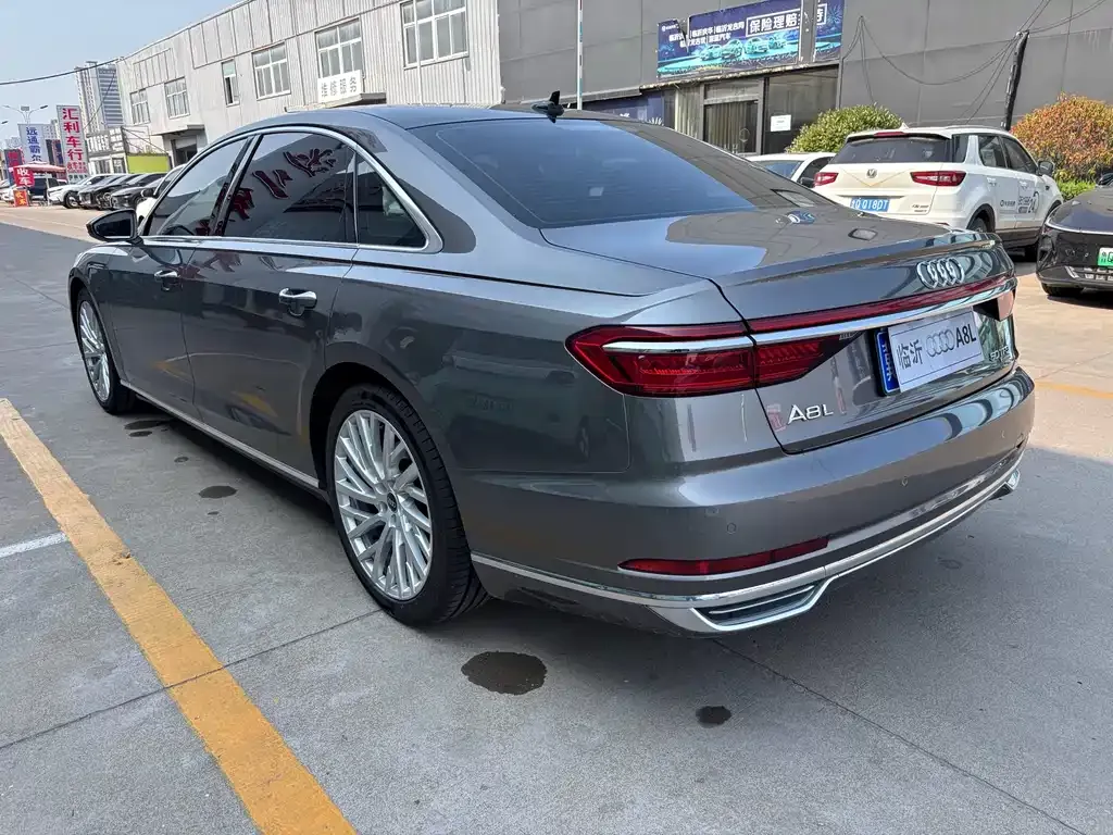 Audi A8 2021 из CN, фото 6