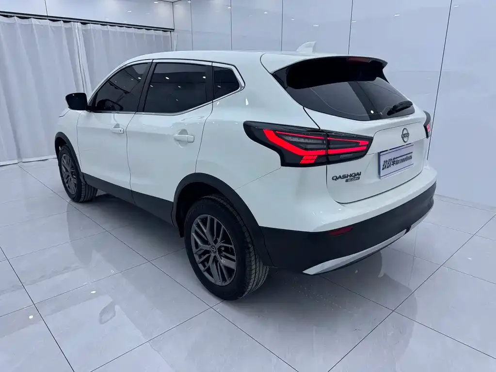Nissan Qashqai — фото 4