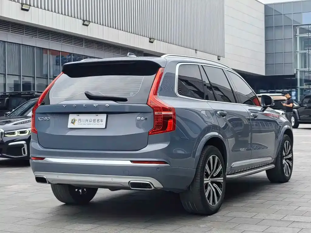 Volvo XC90 — фото 8