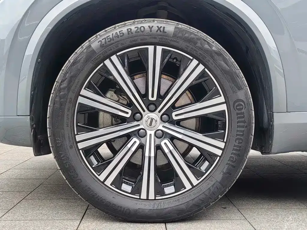 Volvo XC90 — фото 9