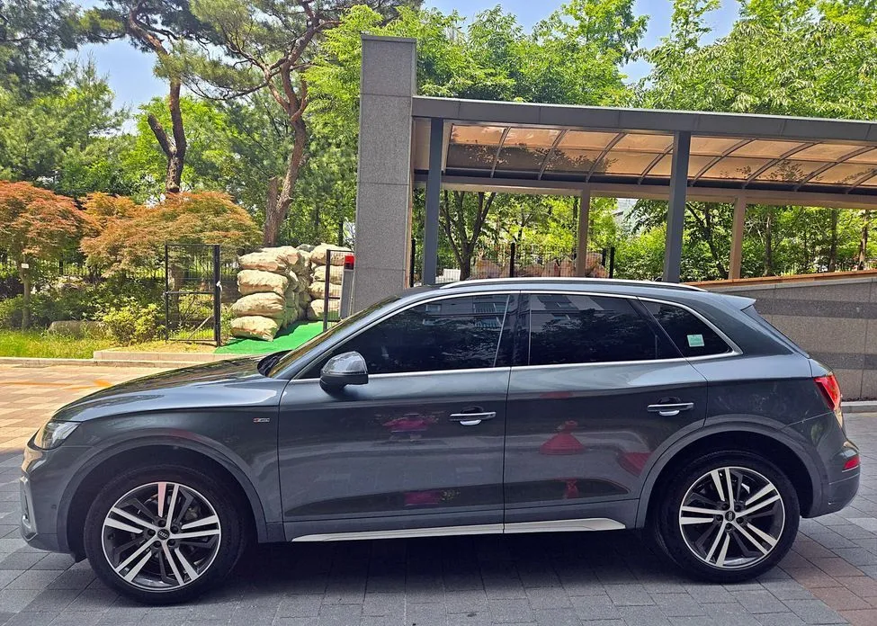 Audi Q5 2021 из KR, фото 9