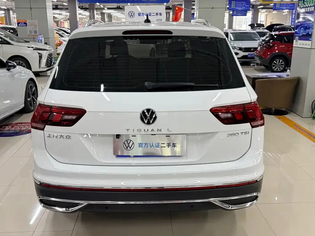 Volkswagen Tiguan L — фото 10