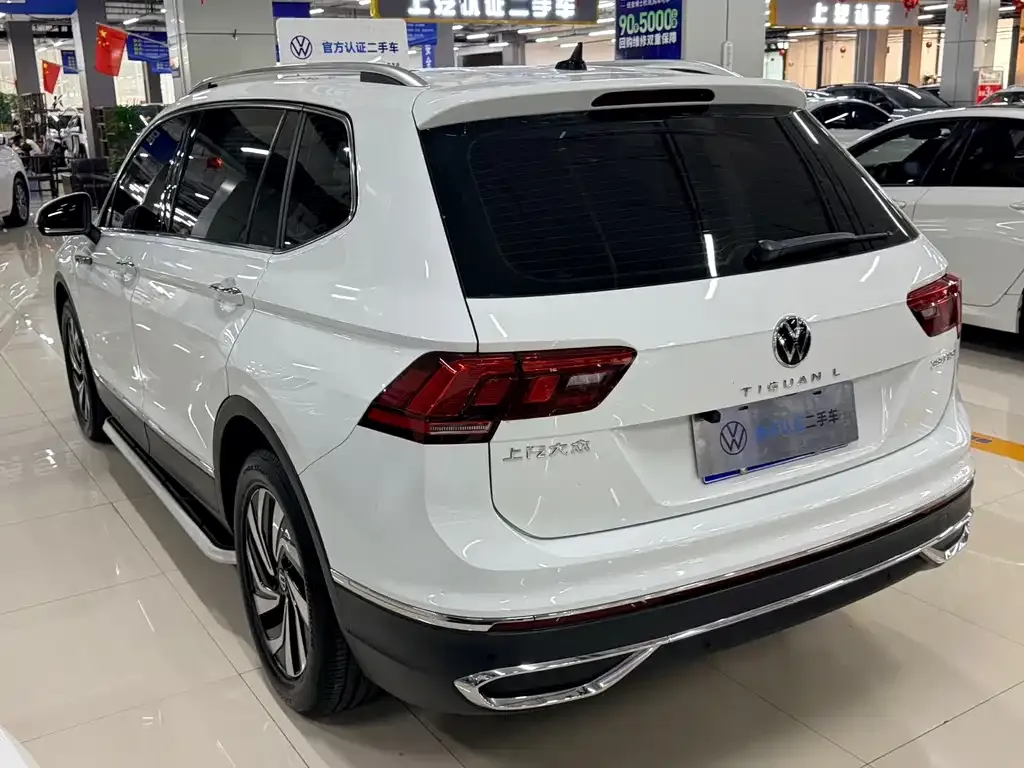 Volkswagen Tiguan L — фото 2