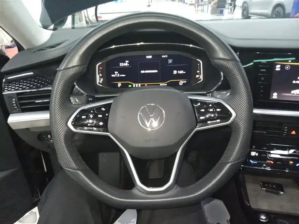 Volkswagen Passat 2023 из CN, фото 7